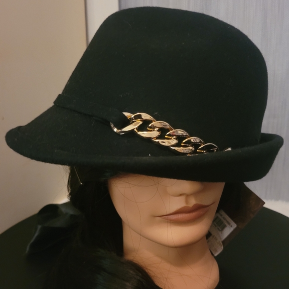 100% wool Adora hat with gold chain accent  ..new - Picture 4 of 7